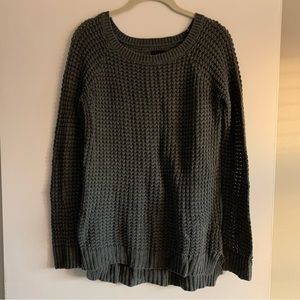 American Eagle Gray Jegging Sweater